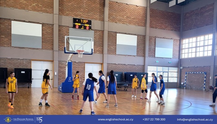 Junior Girls’ Basketball Team Triumphs in Season Opener!